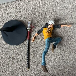 One Piece Trafalgar D. Water Law Maximatic Statue With Stand Assembly Required